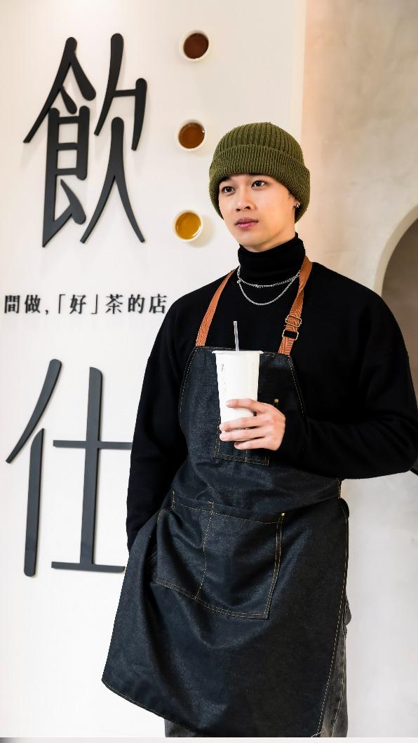 高爾宣曾經有到夜市的牛排店當過洗碗工。(圖/飲仕INSIR 提供)