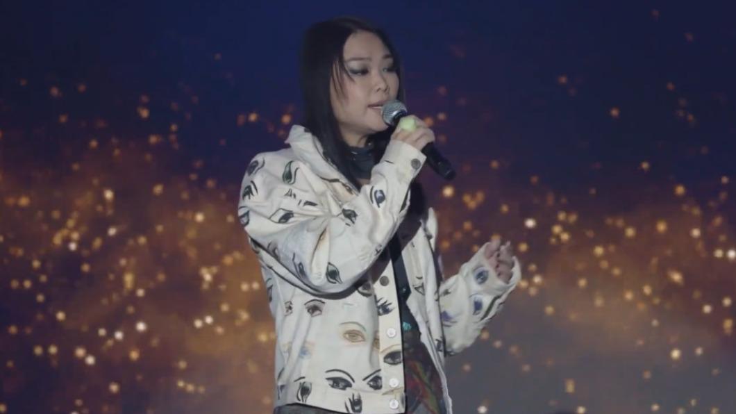 許美靜出道以來歷經不少風風雨雨,如今決定重返舞台,讓歌迷感動不已。(圖/翻攝自YouTube)
