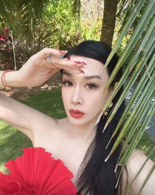 鍾麗緹曬出度假美照。(圖/翻攝自鍾麗緹抖音)