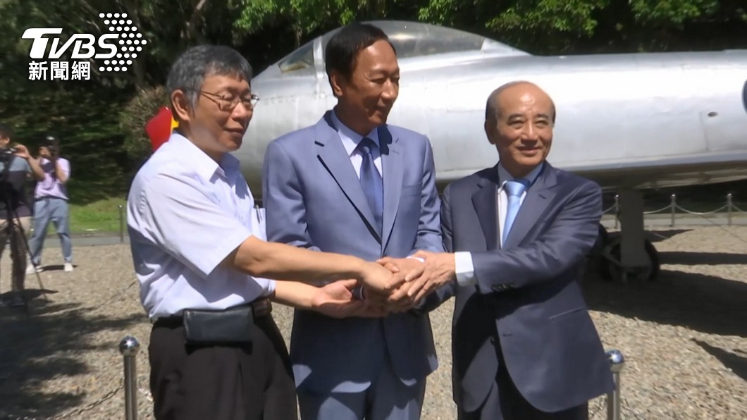 柯文哲傳不排除放下「非正不可」的堅持,與他人合作。(圖/TVBS)