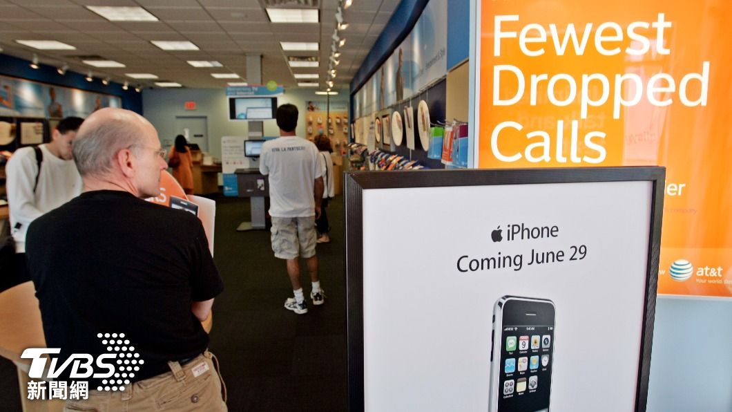 第一代iPhone手機問世至今,也已經過去10多個年頭。(圖/達志影像美聯社)