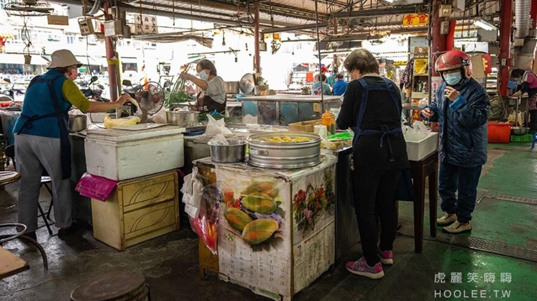 隱藏在仙樹三山宮早市的40年特色小吃。(圖/虎麗笑嗨嗨提供)