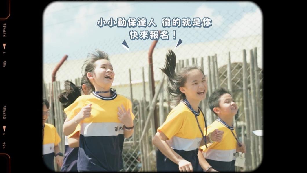 六福集團去(2022)年更前進校園推廣「六福x永續校園」。(圖/六福旅遊集團提供)