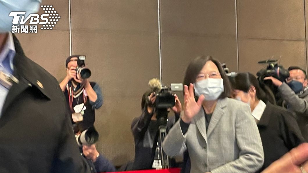 蔡英文今(3日)晚間出席台灣之友會「感恩迎新春聯歡之夜」。(圖/吳紹瑜攝)
