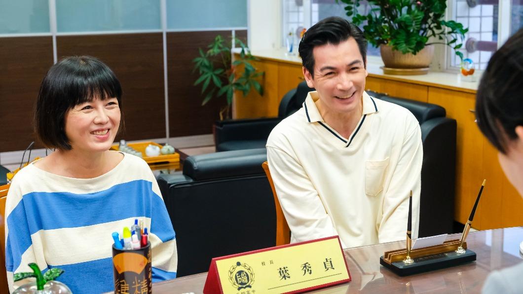 苗可麗(左)、伊正(右)分別飾演黃姵嘉爸媽。(圖/公視台語台提供)