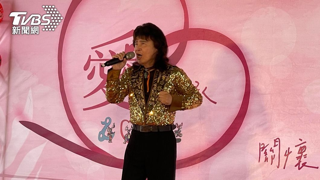 舞棍阿伯許願舉辦小型演唱會。（圖／陳薈涵攝）