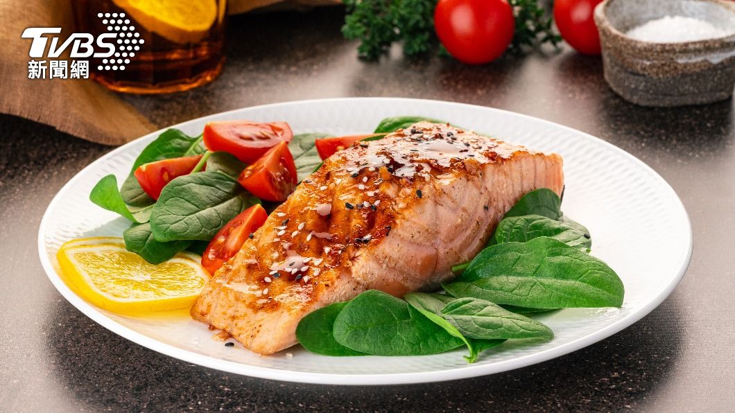 許多人會吃魚來補充Omega-3。（示意圖／shutterstock達志影像）