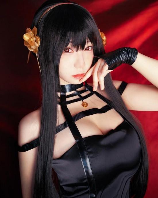 日本神級Coser伊織萌。(圖/翻攝自IG@moe_five)