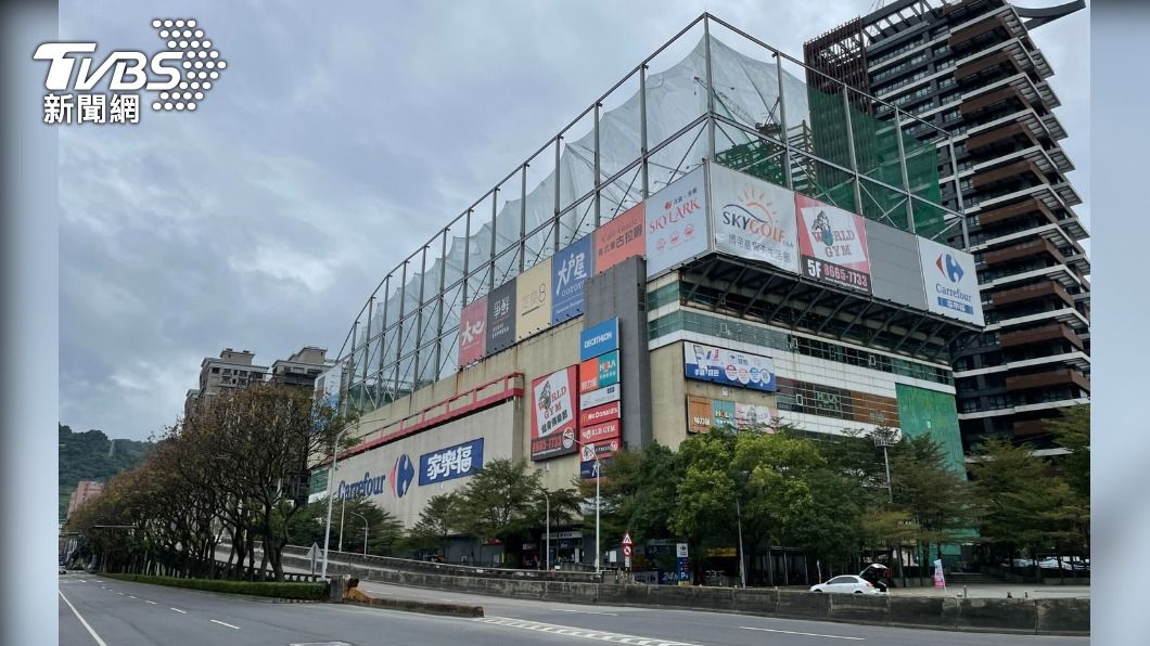 新店8旬翁逛賣場突「心臟不適」昏迷 急救無效身亡