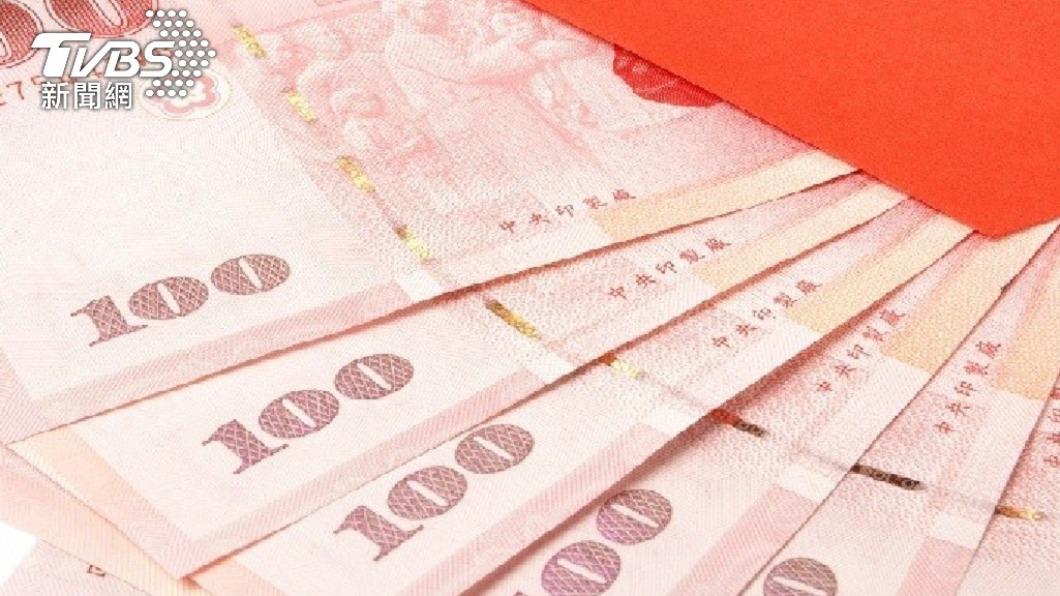大姑認為自己每年包200元很佛心。(示意圖/shutterstock達志影像)