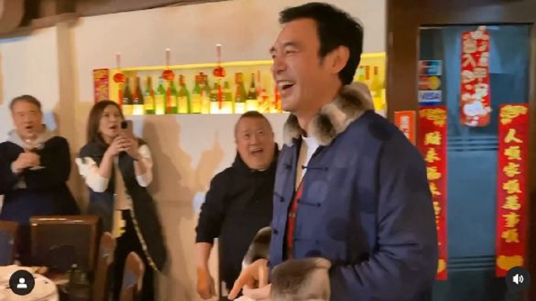 演藝圈好友幫鍾鎮濤舉辦一個慶生趴。（圖／翻攝自微博）