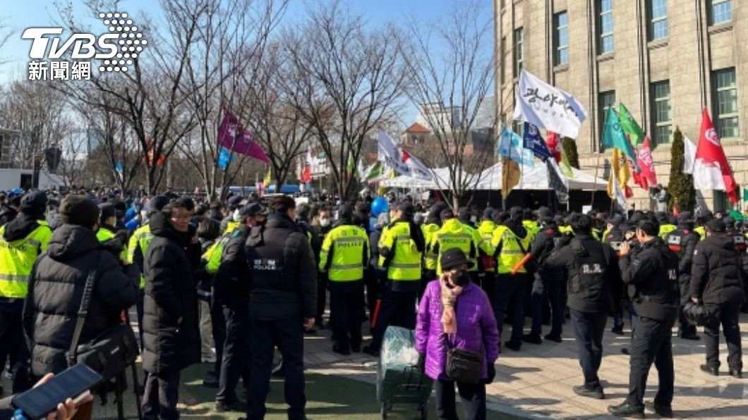 梨泰院意外將滿百日 遺屬走上街頭要求真相