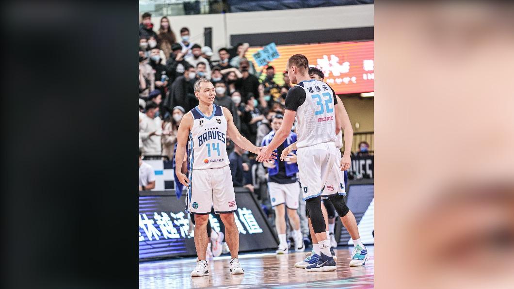PLG/神仙打架!蔡文誠讀秒準絕殺 兩分擊退新北國王