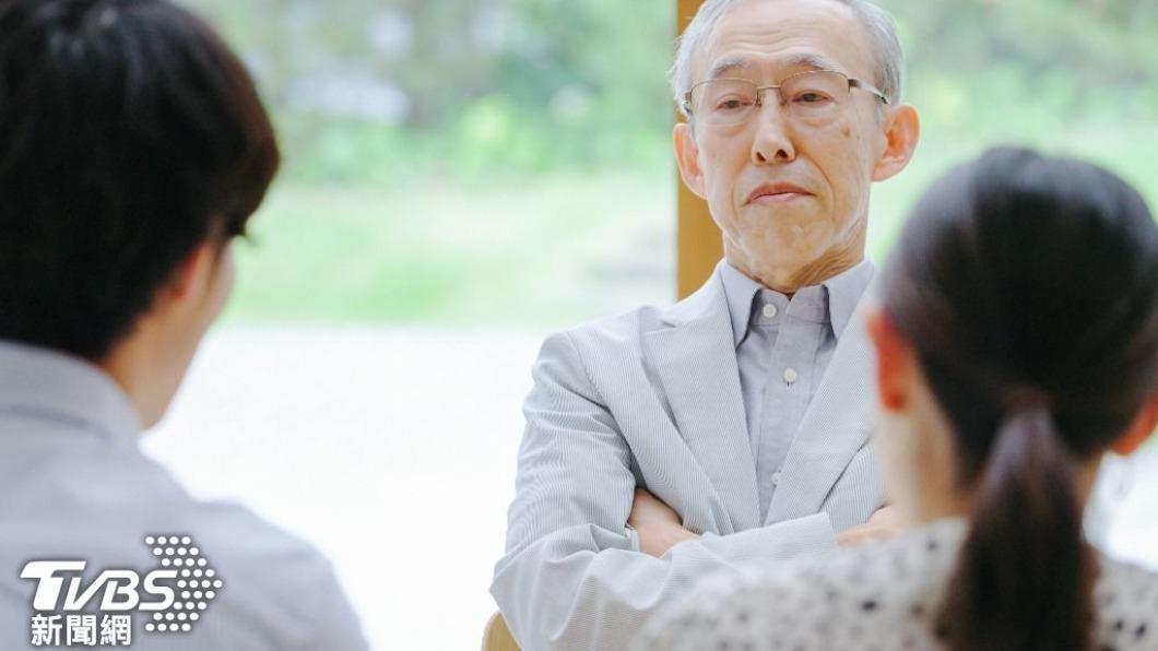 婦女公公辯稱只是想嚇唬她。 (示意圖,非當事人/shutterstock 達志影像)