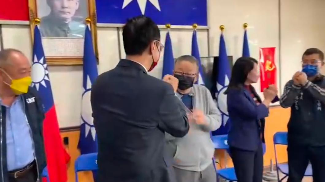 雲林縣議長沈宗隆力拱國民黨主席朱立倫參選2024。（圖／國民黨提供）