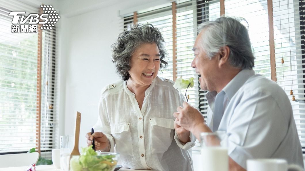「家用支出」與「養老責任」是獨生子女們共同面對的問題。(示意圖/shutterstock達志影像)