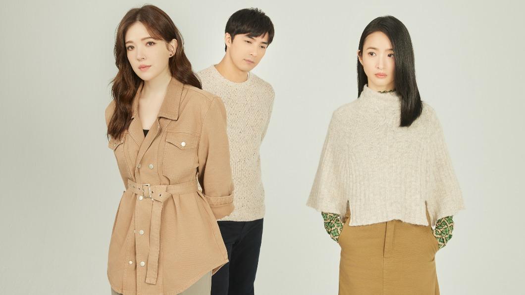 許瑋甯（左起）、賀軍翔、林依晨一同合作《不夠善良的我們》。（圖／公視提供）