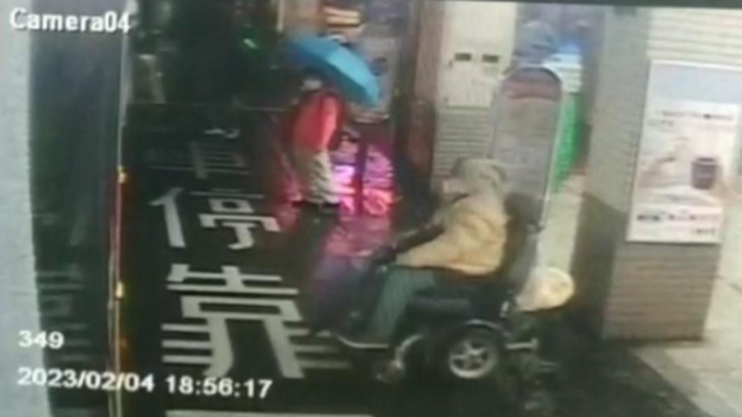 公車司機拒載身障民眾 司機下場慘了