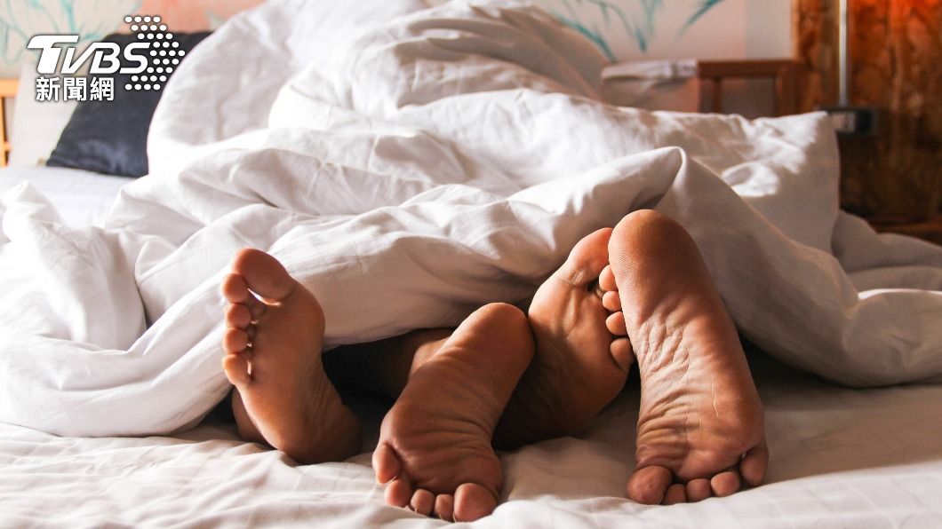 女友4年從沒素顏!他假睡一看「根本換臉」 怒求償4百萬