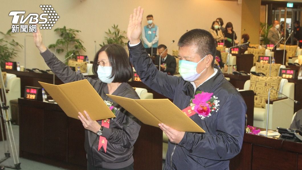 台南市正副議長涉賄選案　邱莉莉、林志展二度交保