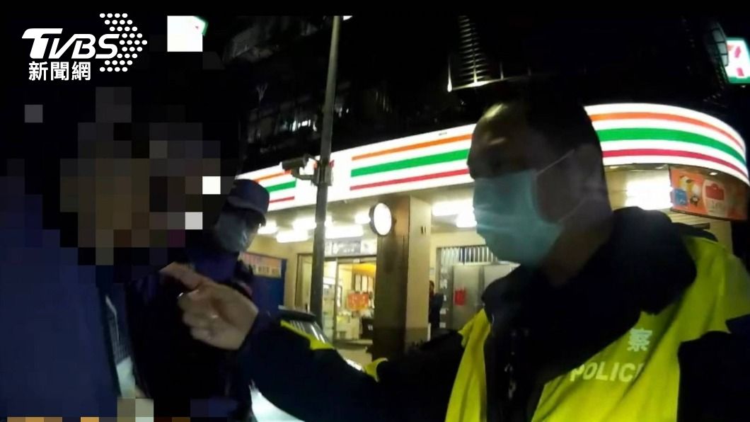 偷吃不擦嘴!毒癮難耐衝超商廁所拉K 男滿臉白粉糗被逮