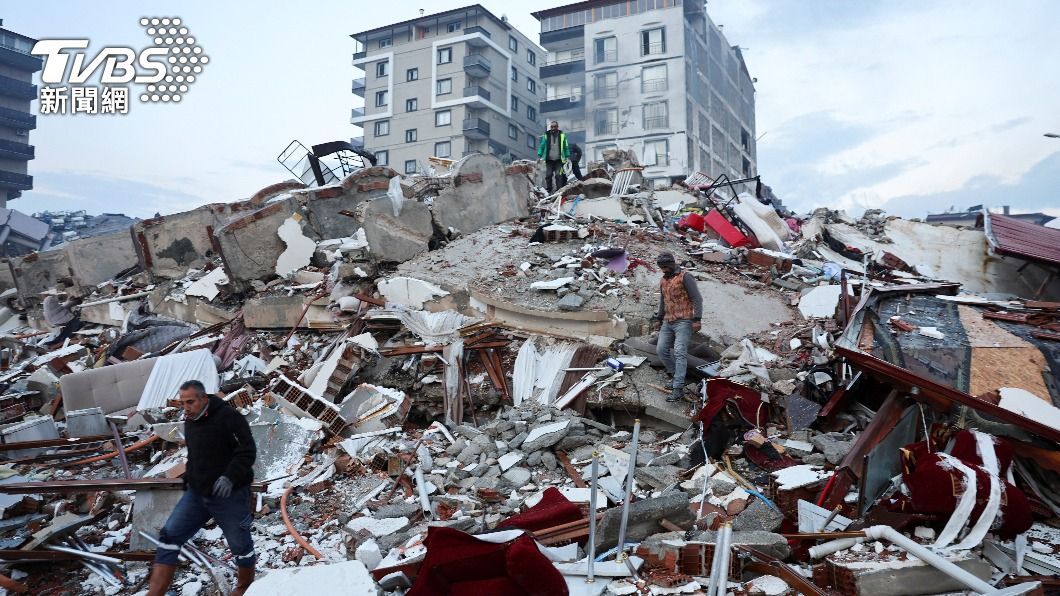 土耳其強震釀逾4000人死亡。(圖/達志影像路透社)