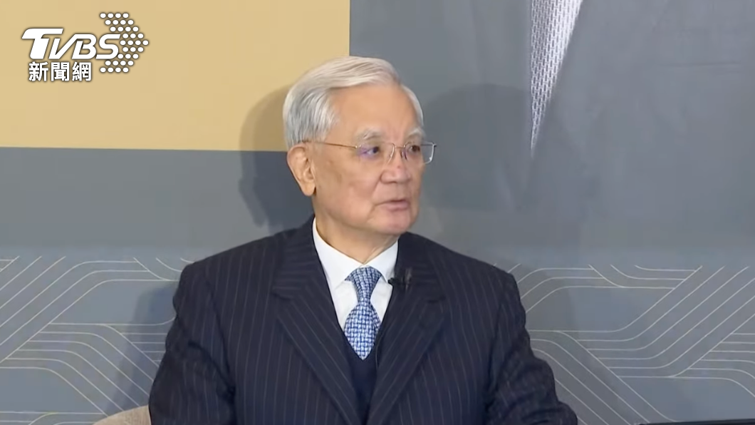 罹癌又中風 87歲連戰近況曝光「滿頭白髮需要人攙扶」