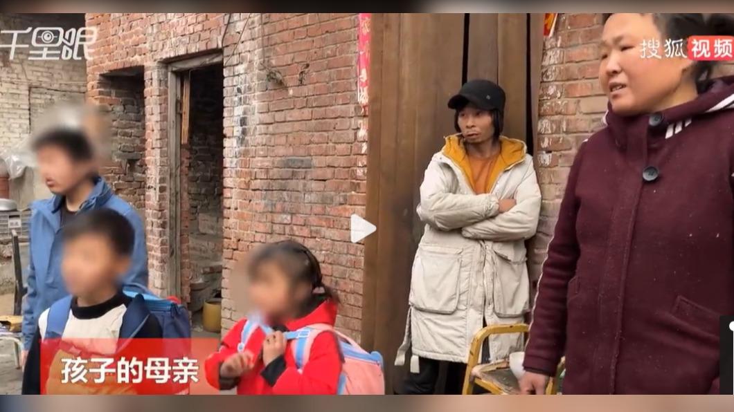 母親劉女士也出面澄清,是孩子自願撿垃圾。(圖/翻攝自微博)