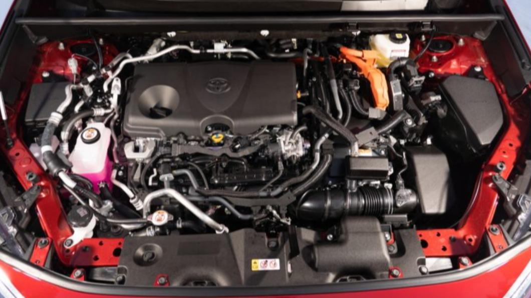 RAV4 PHEV具備306匹的綜效輸出，與75公里的純電續航力。 （圖／ Toyota）