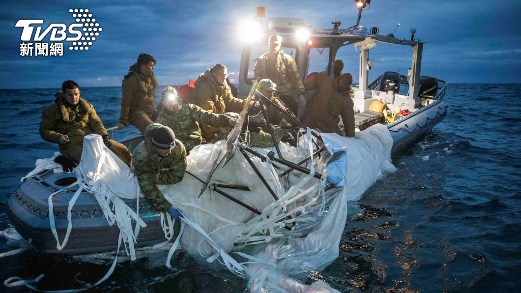 美海軍打撈中國間諜氣球殘骸照曝光 送FBI實驗室分析