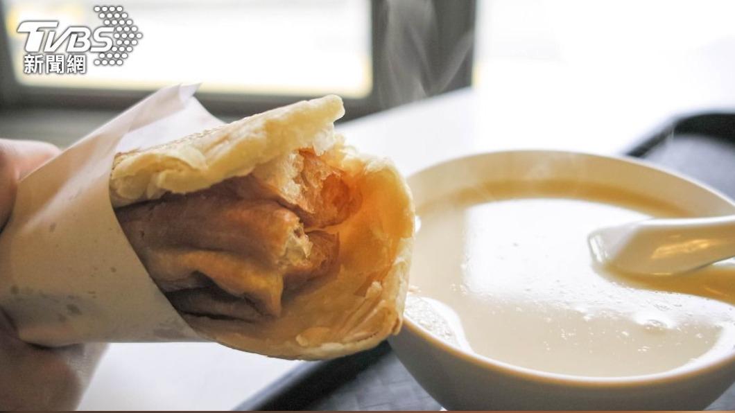 網友們看見公告後紛紛點名早餐店奶茶。(示意圖/shutterstock達志影像)