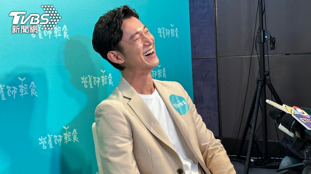 吳慷仁談及婚前健檢，忍不住大笑。（圖／陳郁文攝）