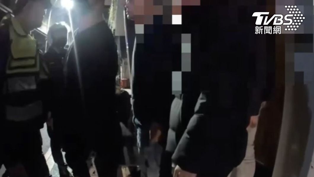 談錢傷感情?林森北酒吧四打一 欠債男躲車旁「車毀人傷」