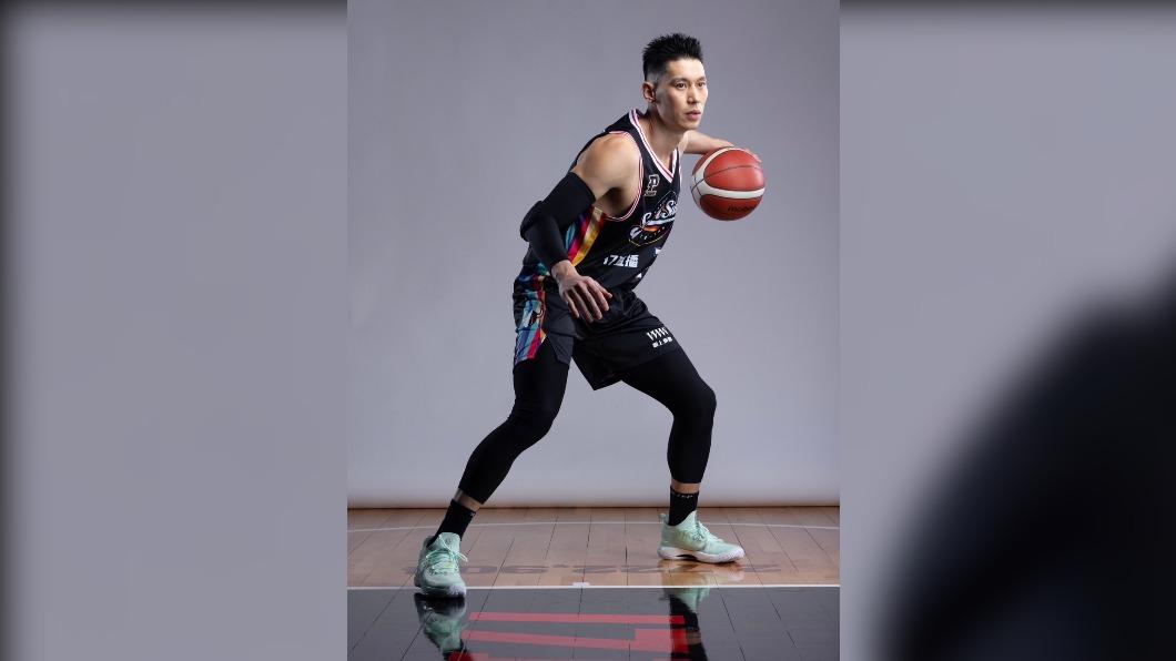PLG/球迷有福啦!林書豪首秀送專屬應援TEE