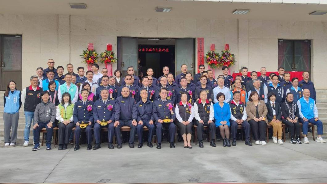縣長徐榛蔚期許新任分局長做好治安維護工作,提供花蓮縣民一個安全、優質的居住環境。(圖/TVBS)