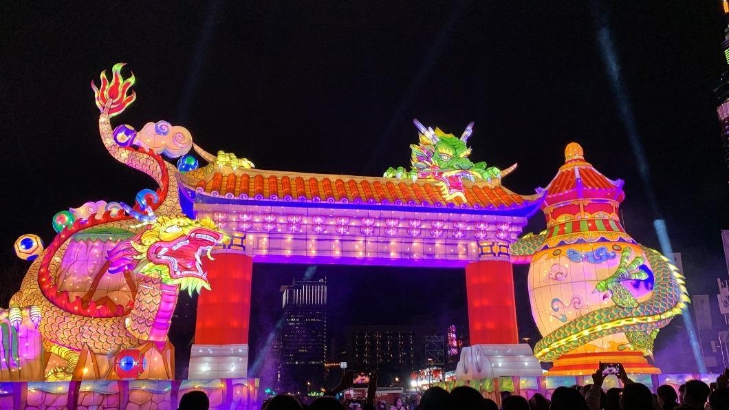 燈會人比跨年多？國父紀念館站擠爆　網：尿尿都要等10分鐘