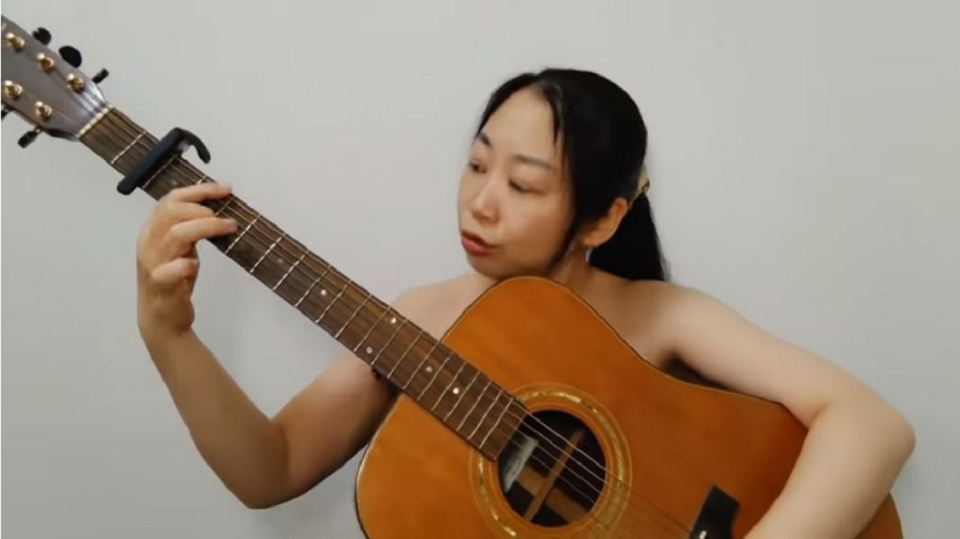 不少網友發出毒舌言論直言關鍵就在於顏值。（圖／翻攝自YouTube）