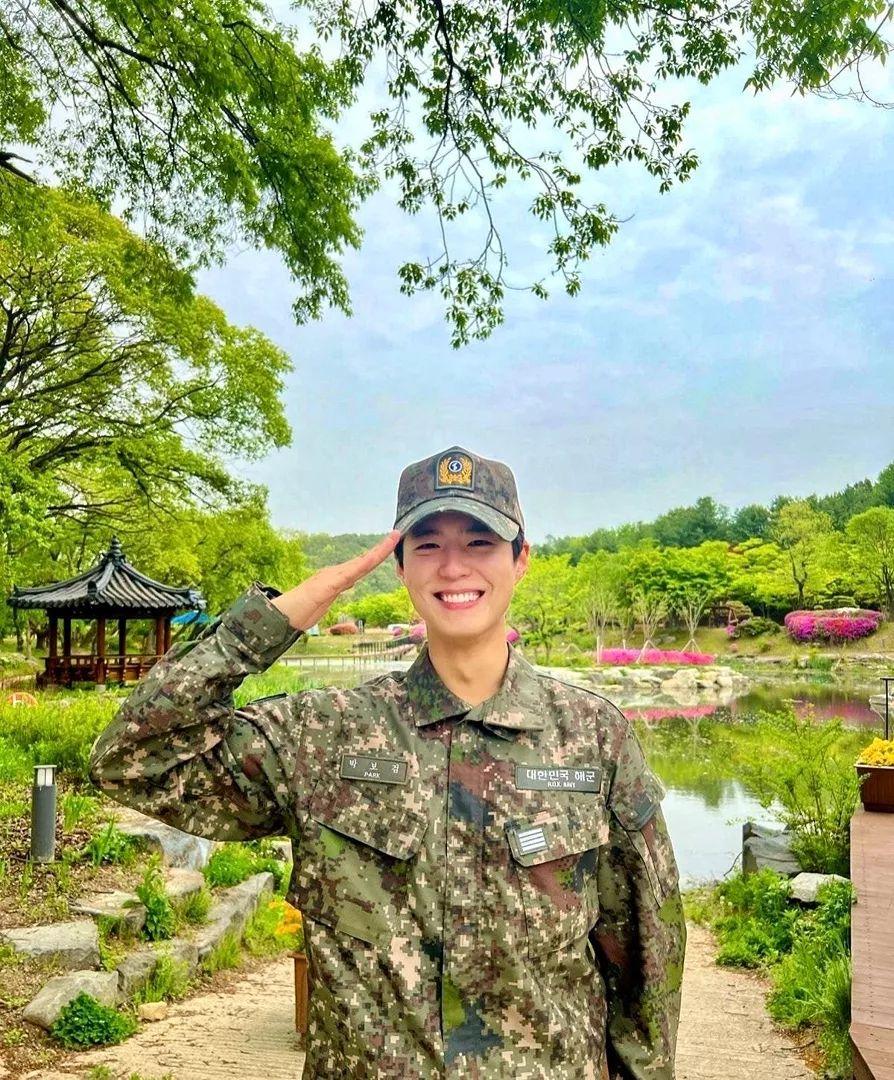 朴寶劍退伍後的首部戲劇將與IU一同演出。(圖/翻攝自朴寶劍IG)