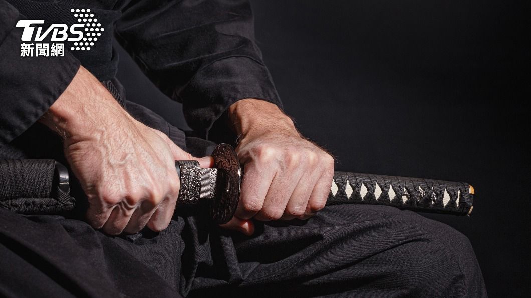 體育成績18分 爸「武士刀捅死兒」崩潰:只是想嚇唬他