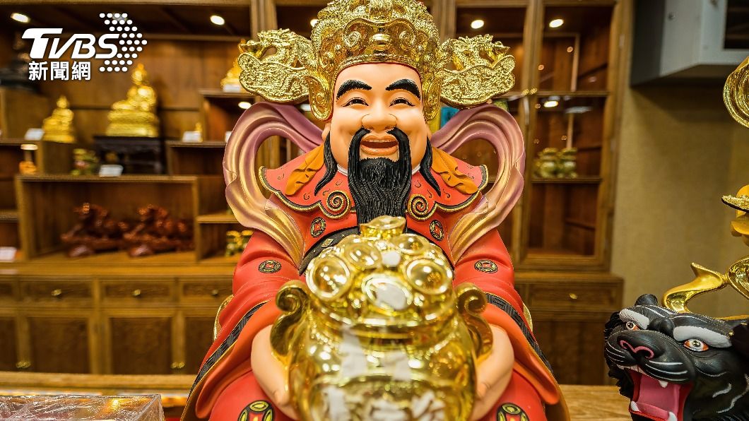 開印日使出絕招,可望招來五路財神及好運。(示意圖/Shutterstock達志影像)