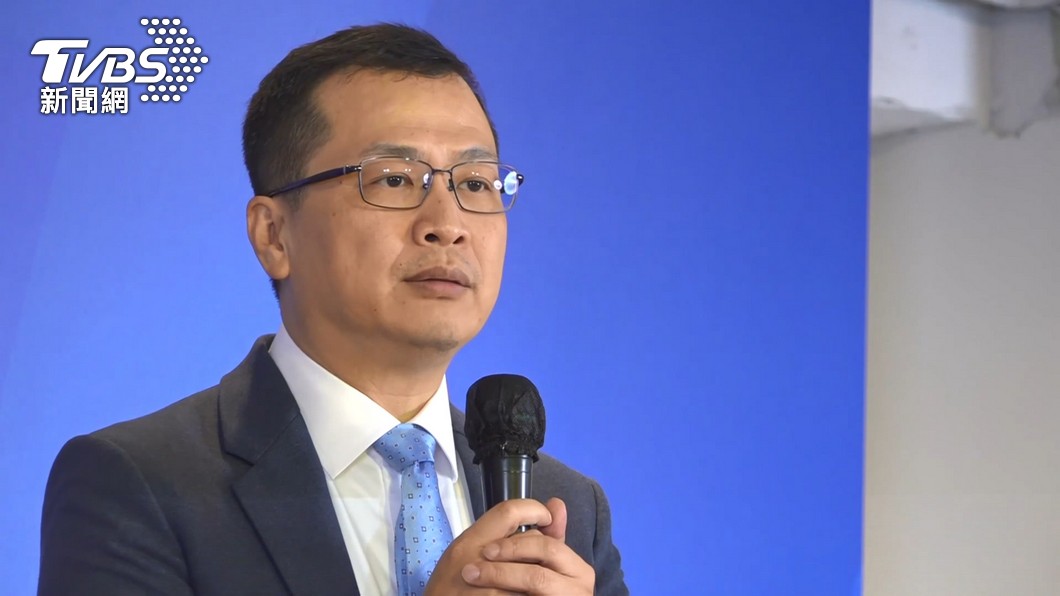 前台北市議員羅智強大讚盧秀燕有成人之美。(圖/TVBS)