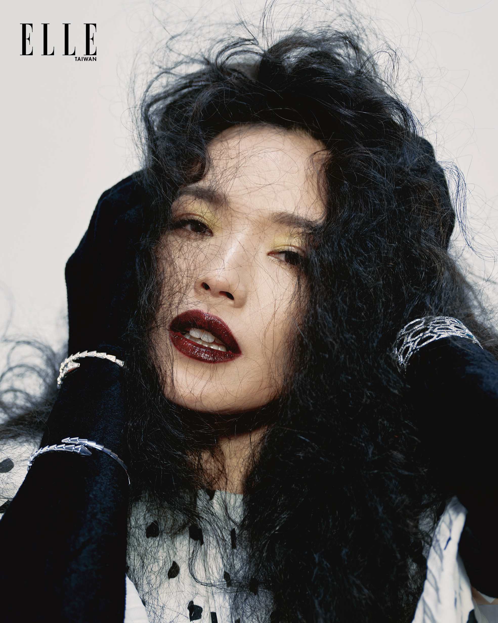 舒淇回憶出道早期,角色被侷限。(圖/《ELLE》提供)