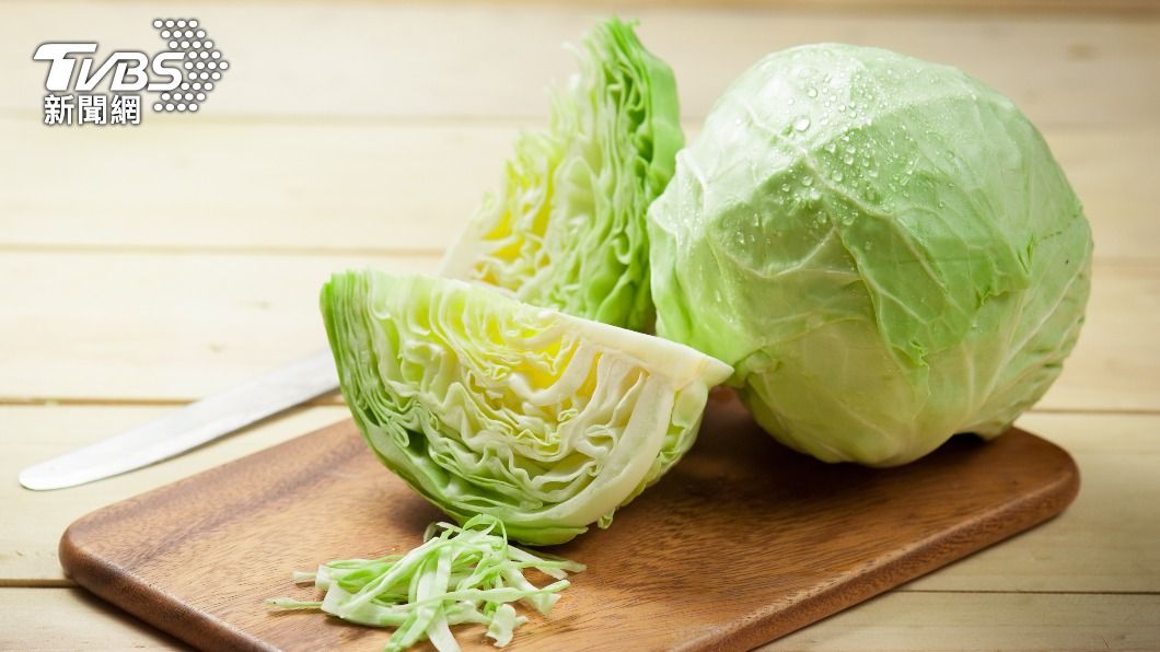 高麗菜含有機硫化物，為軟骨再生重建的重要物質。（示意圖／shutterstock達志影像）
