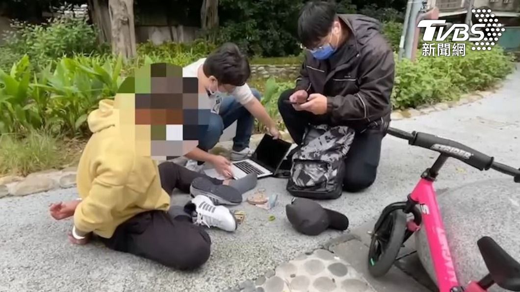 車手提領次數近百次,詐騙贓款超過222萬。(圖/TVBS)