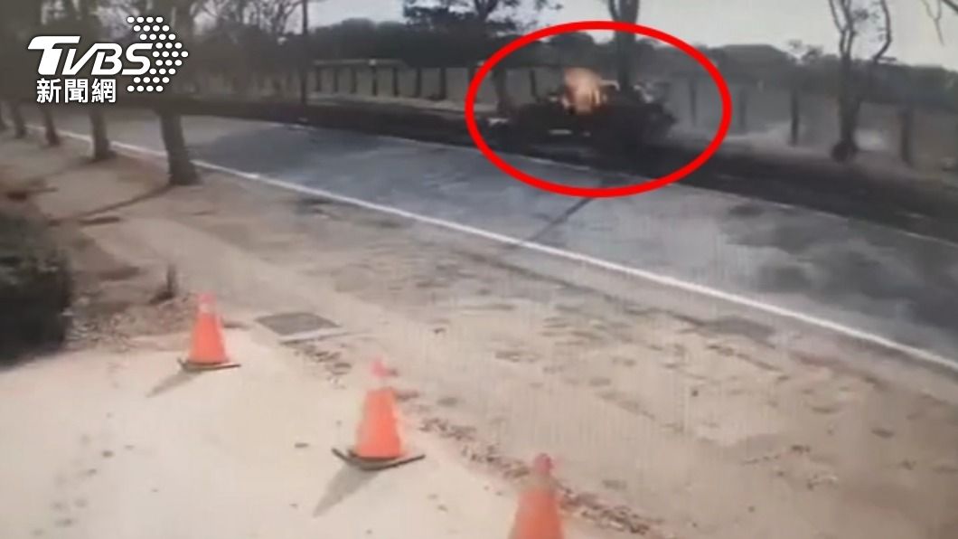 轎車開一半離奇爆炸 駕駛全身燒傷爬車外慘死台南