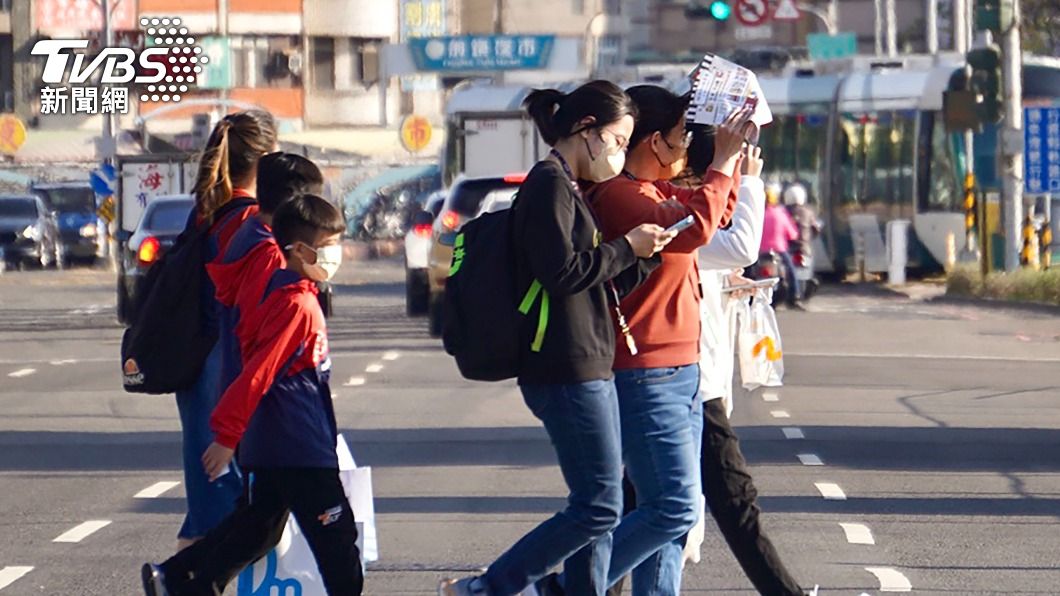 今東北季風減弱,全台都是溫暖可見陽光好天氣。(圖/中央社)