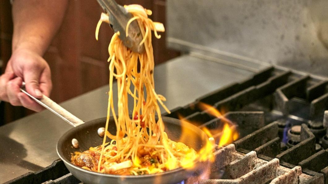 饗食天堂推「下午茶餐券」免費送活動。（圖／饗食天堂提供）