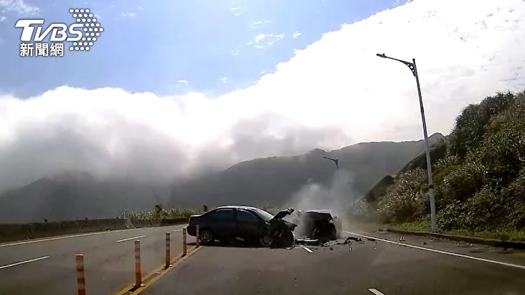 又是酒駕!野馬跑車逆向對撞牛頭牌釀1死 驚悚畫面曝