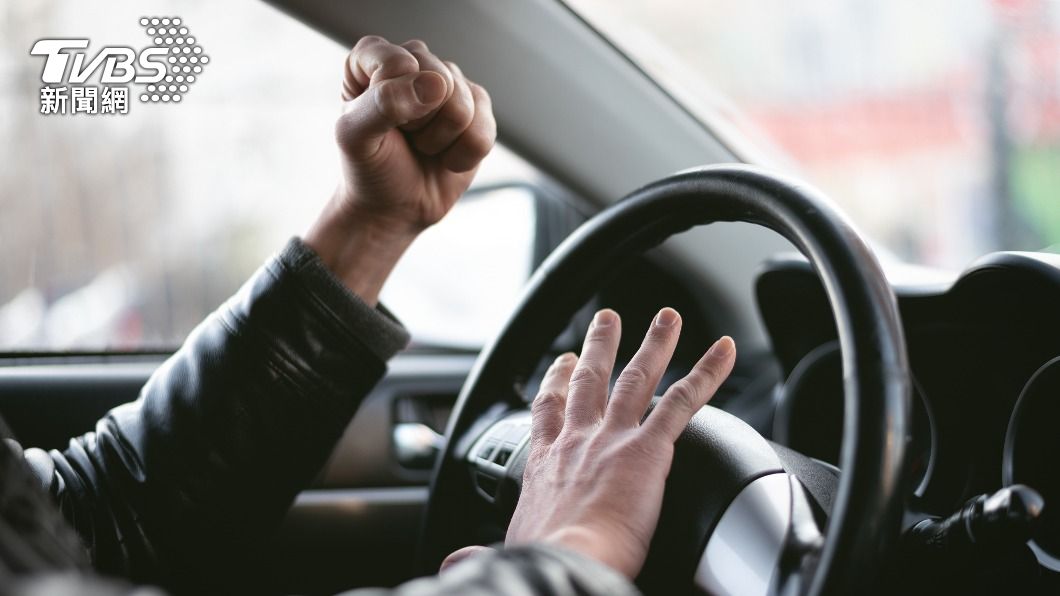 某些駕駛在開車時有「路怒症」。(示意圖/shutterstock達志影像)