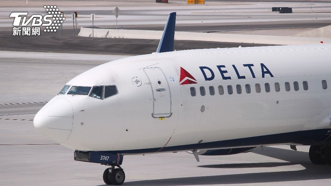 搭機遭醉女「亂摸」投訴不理 美籍男留陰影怒告航空公司